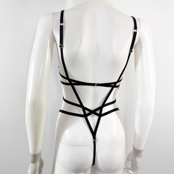 Victoria's Secret Black Mesh Bra Set Lingerie Size XS Sexy Cherry Embroidery NEW - Picture 8 of 11